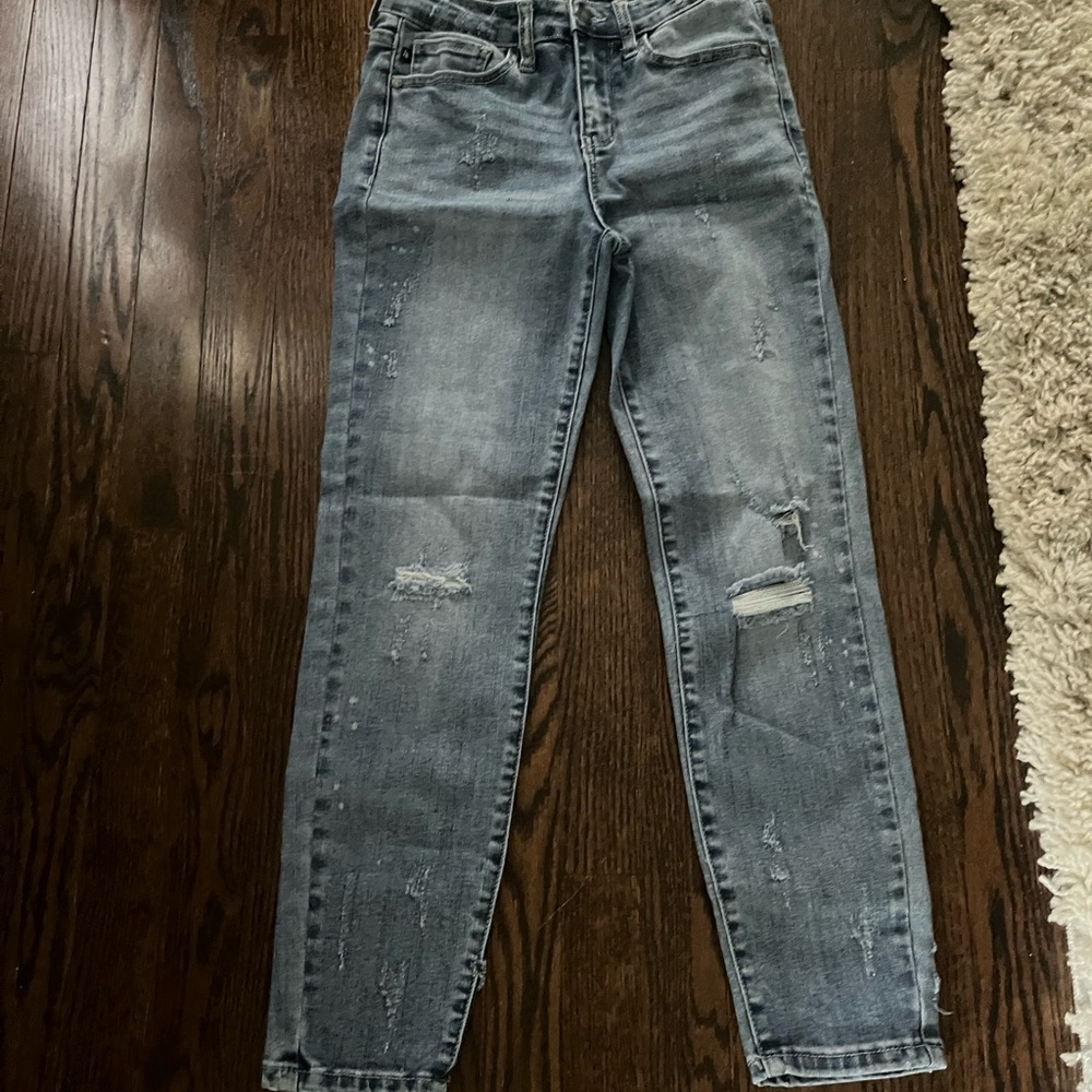 5) Judy Blue relaxed fit size 27 jeans